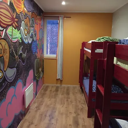 Red Emperor Hostel *