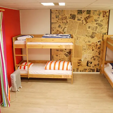 Hostel Red Emperor *