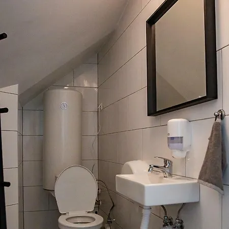 Red Emperor Hostel *