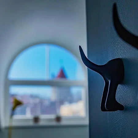 Hostel Red Emperor *