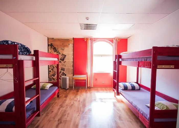 Хостел Red Emperor *