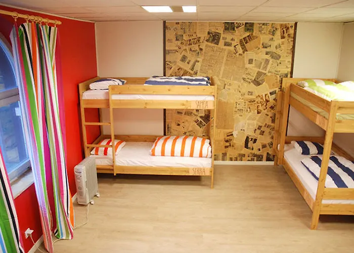 Хостел Red Emperor *