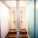 Red Emperor Hostel *
